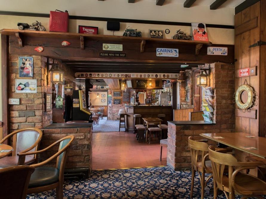 The Olde Peculiar Hotel Rugeley Kültér fotó